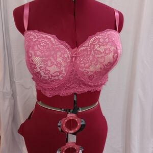 Lux Delicate Lace Bra in Vibrant Pink